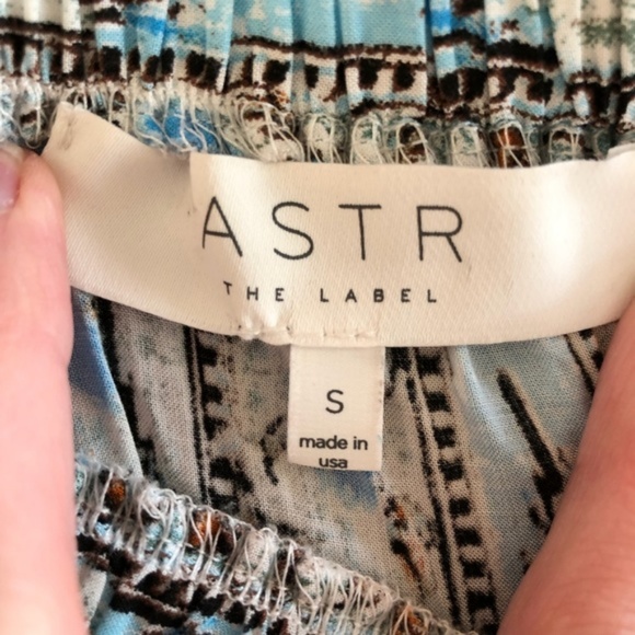 Astr Nordstrom Aztec Print Off The Shoulder Top - Picture 6 of 6